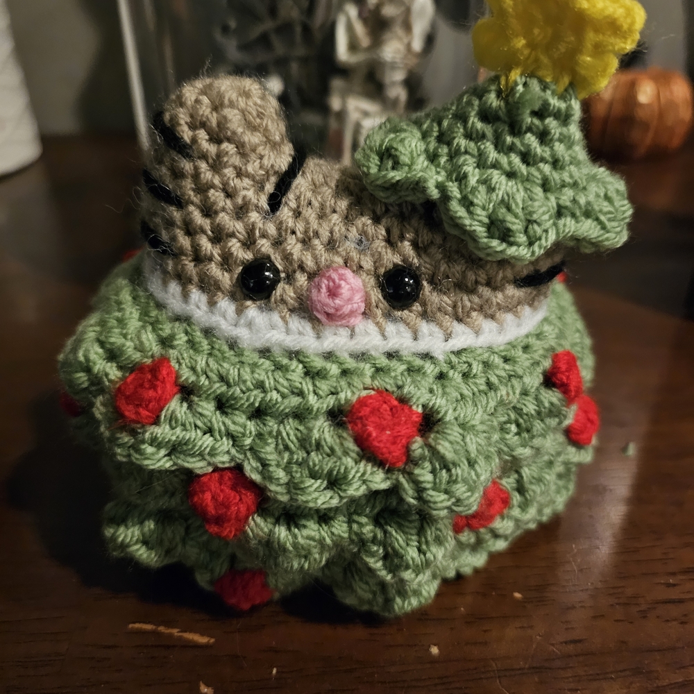 Christmas Kitty! Festive Brown and Green Holiday Decor with Red Accents